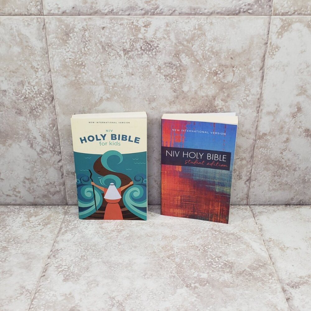 2 Biblica Holy Bible New International Version Paperback Student Ed Teen & Youth